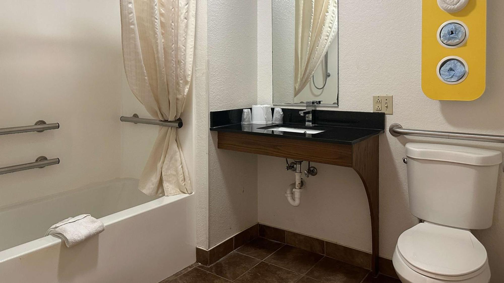 Motel 6-Waterloo, Ia Bagian luar foto
