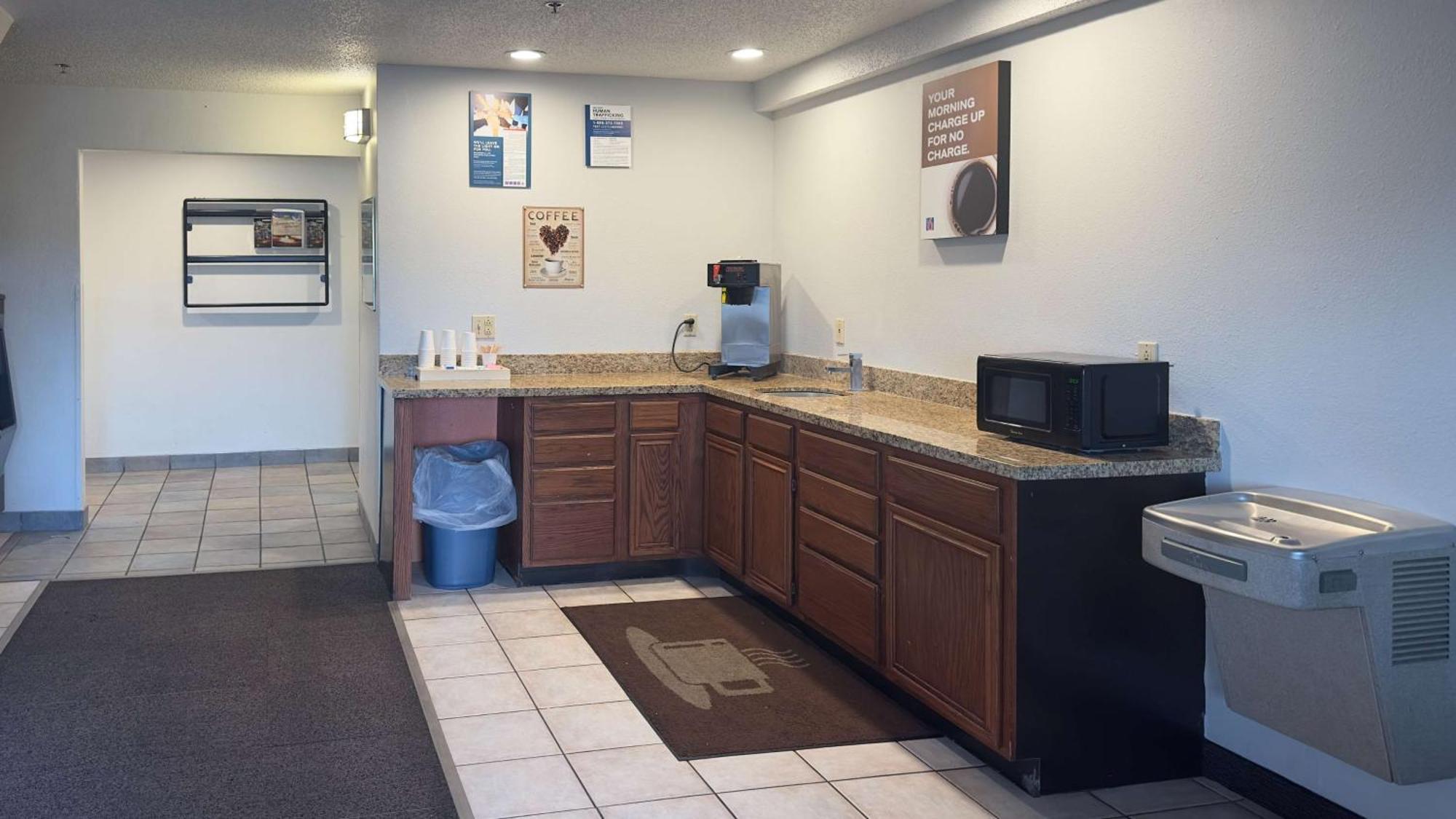 Motel 6-Waterloo, Ia Bagian luar foto
