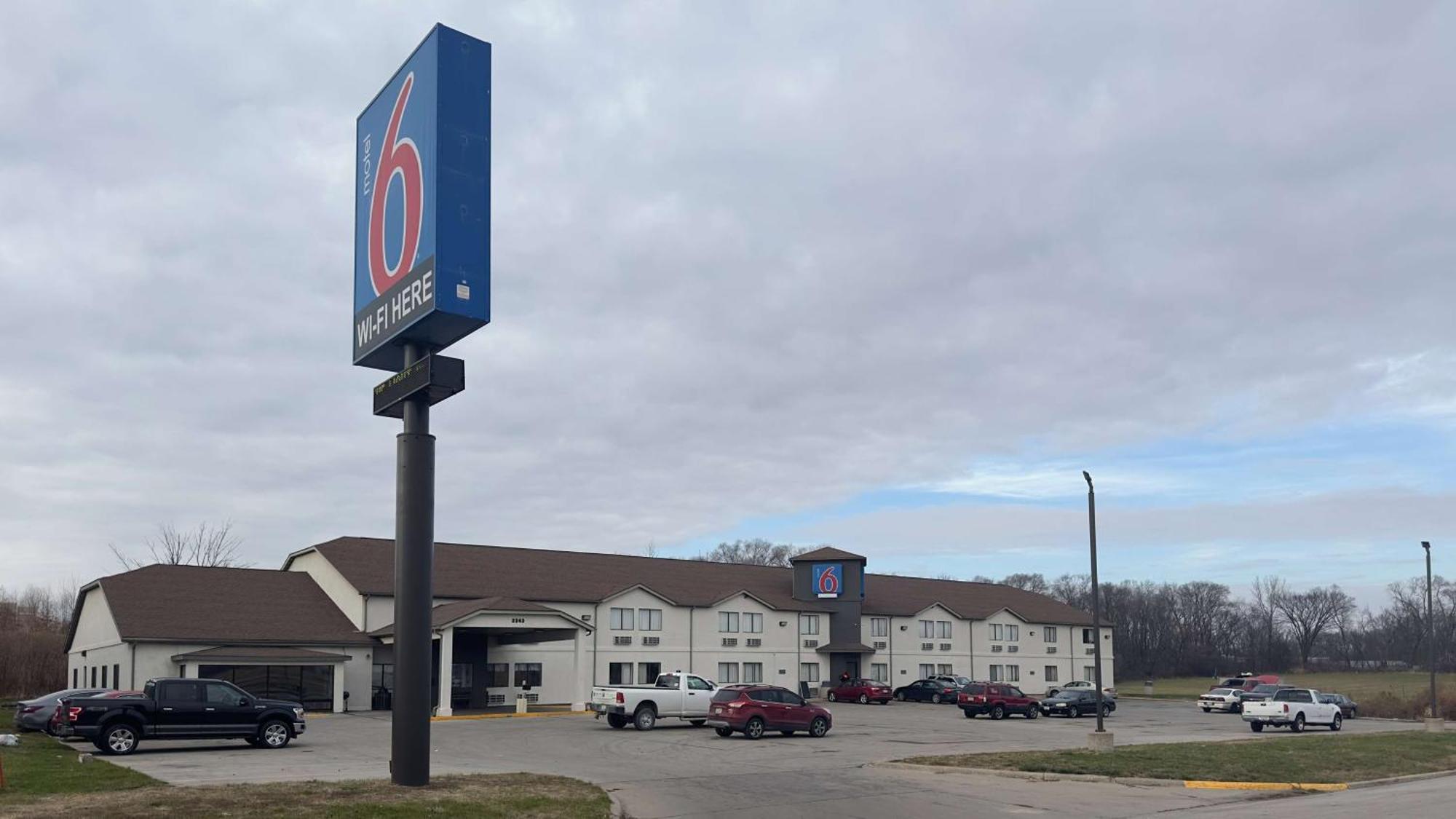 Motel 6-Waterloo, Ia Bagian luar foto