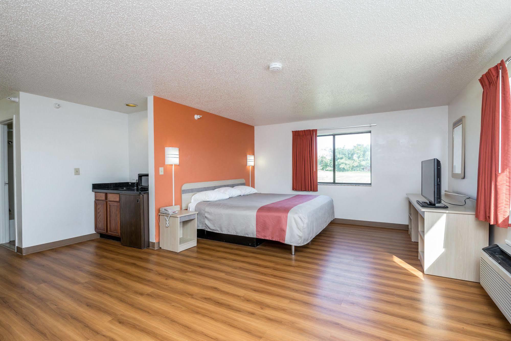 Motel 6-Waterloo, Ia Bagian luar foto