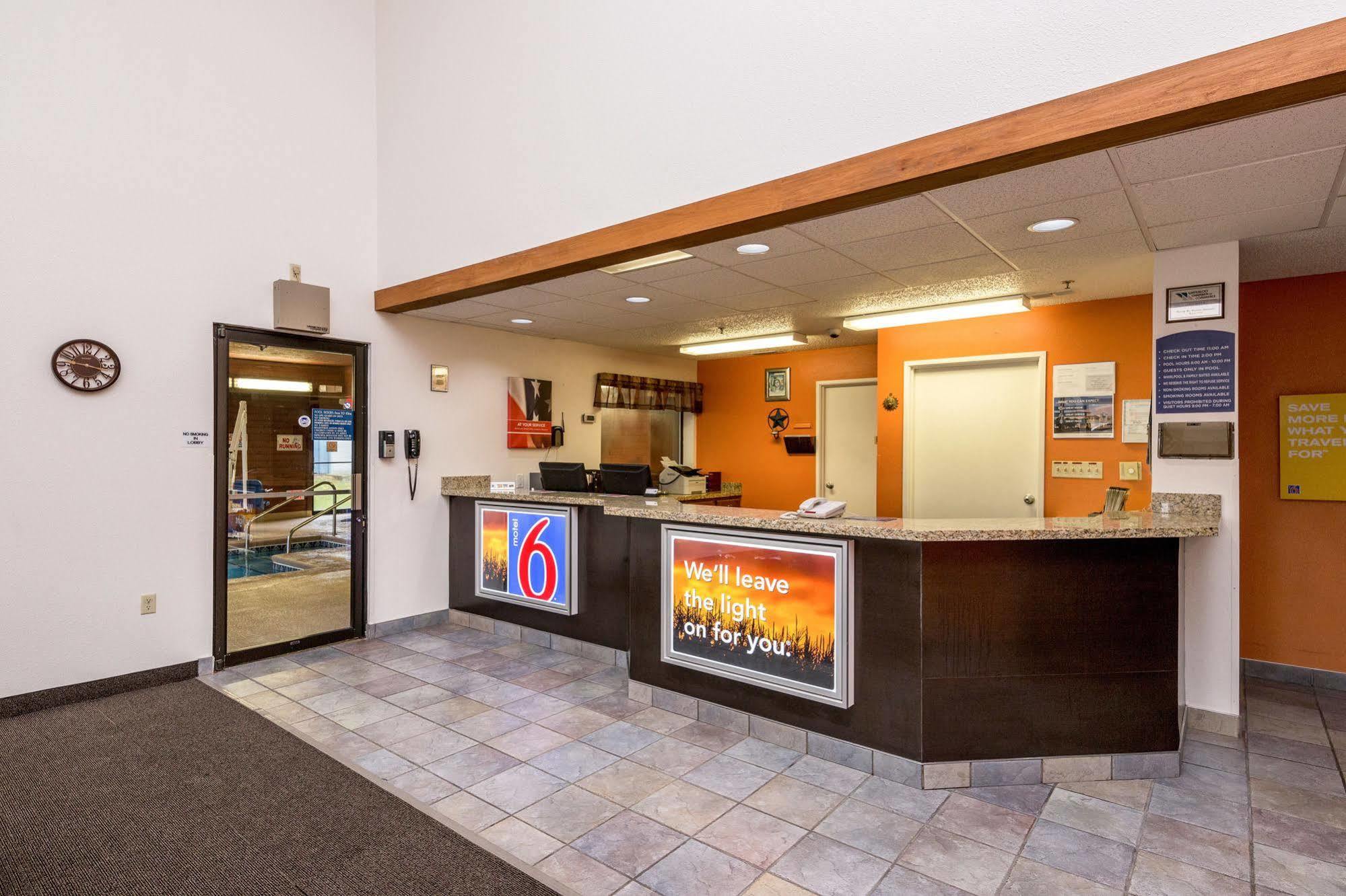 Motel 6-Waterloo, Ia Bagian luar foto