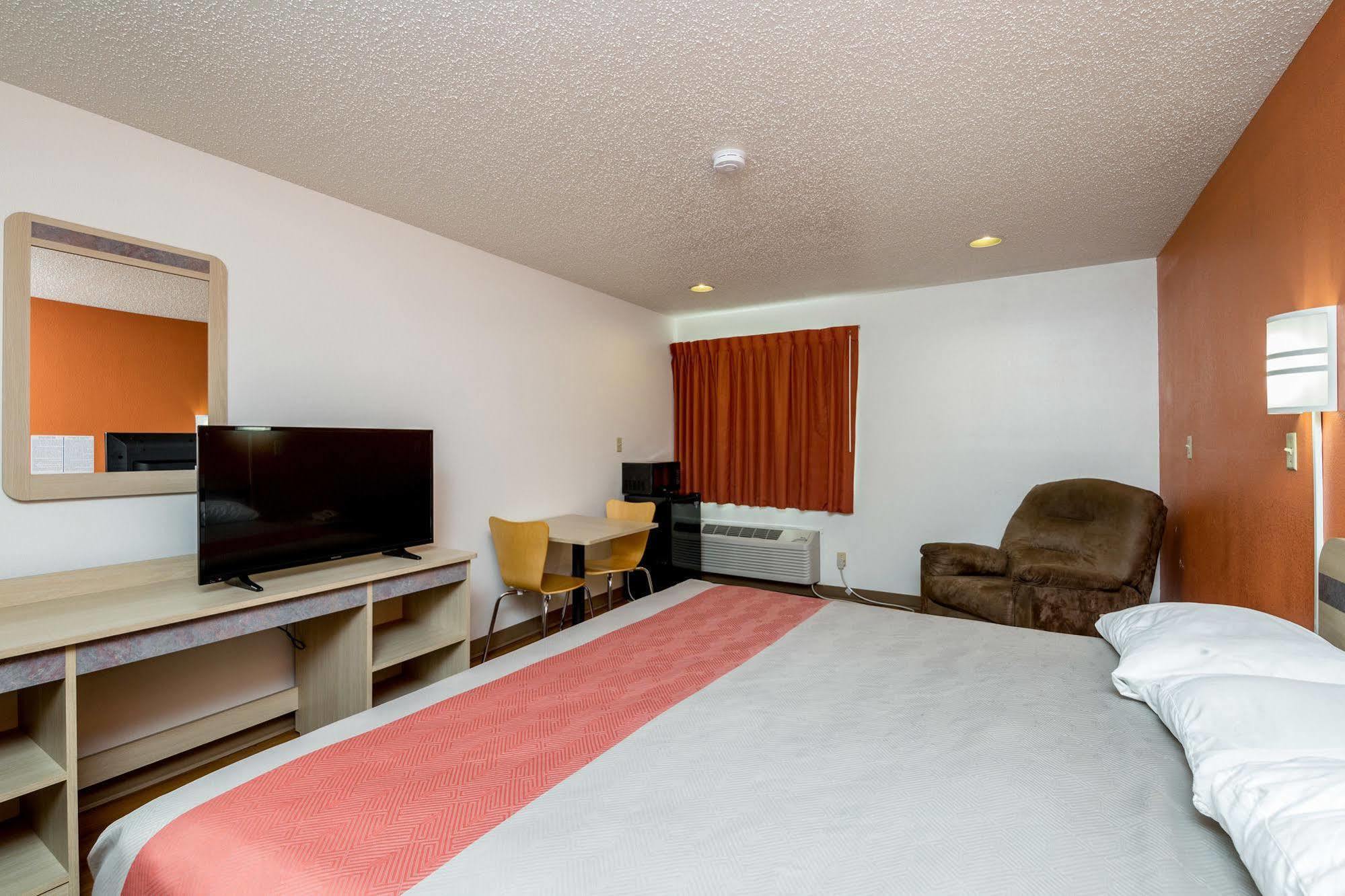 Motel 6-Waterloo, Ia Bagian luar foto