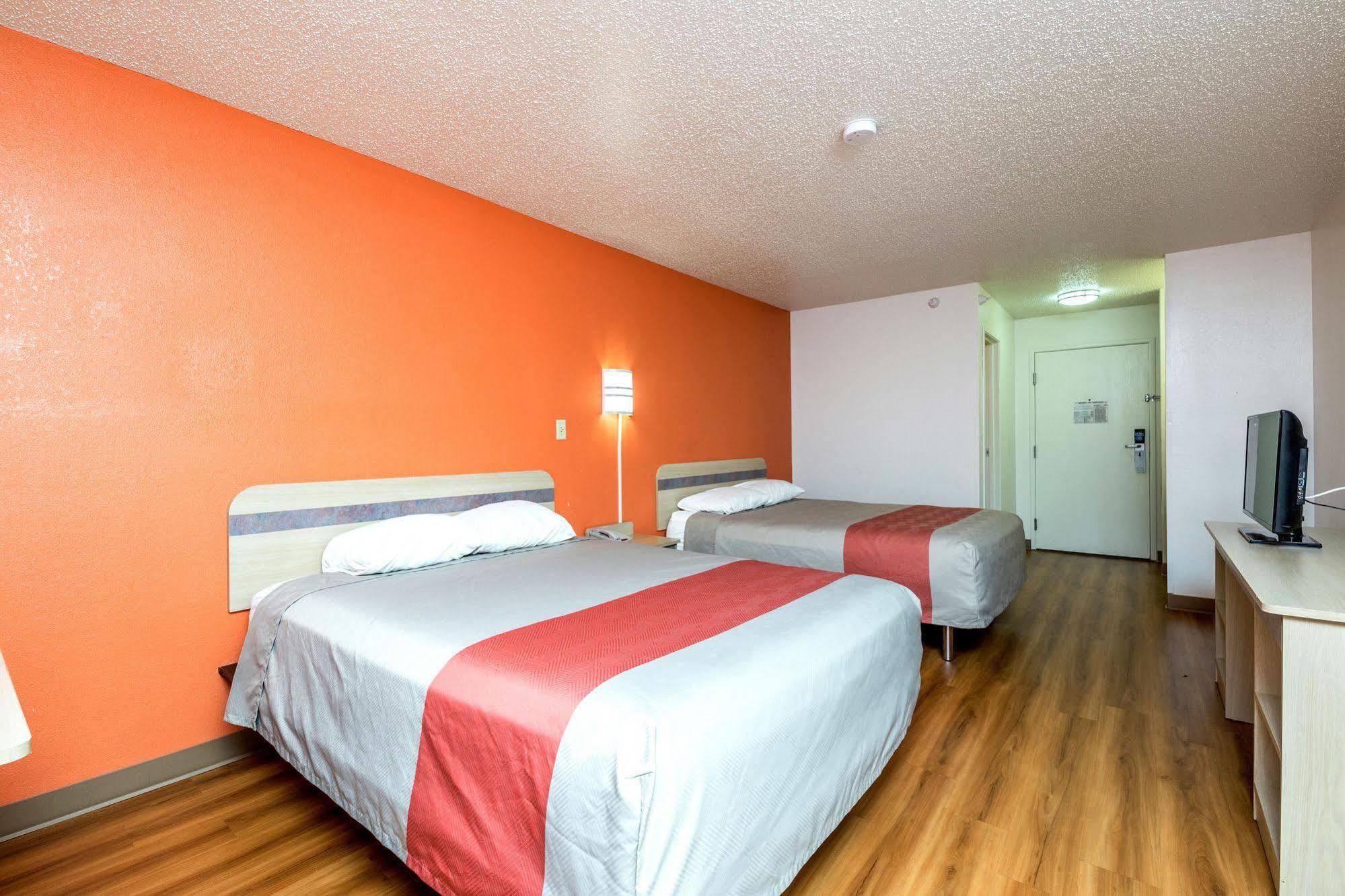 Motel 6-Waterloo, Ia Bagian luar foto