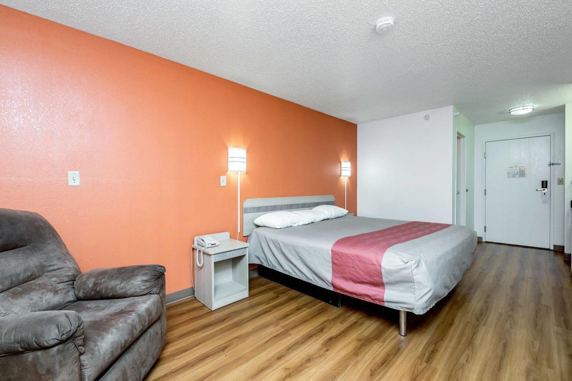 Motel 6-Waterloo, Ia Bagian luar foto