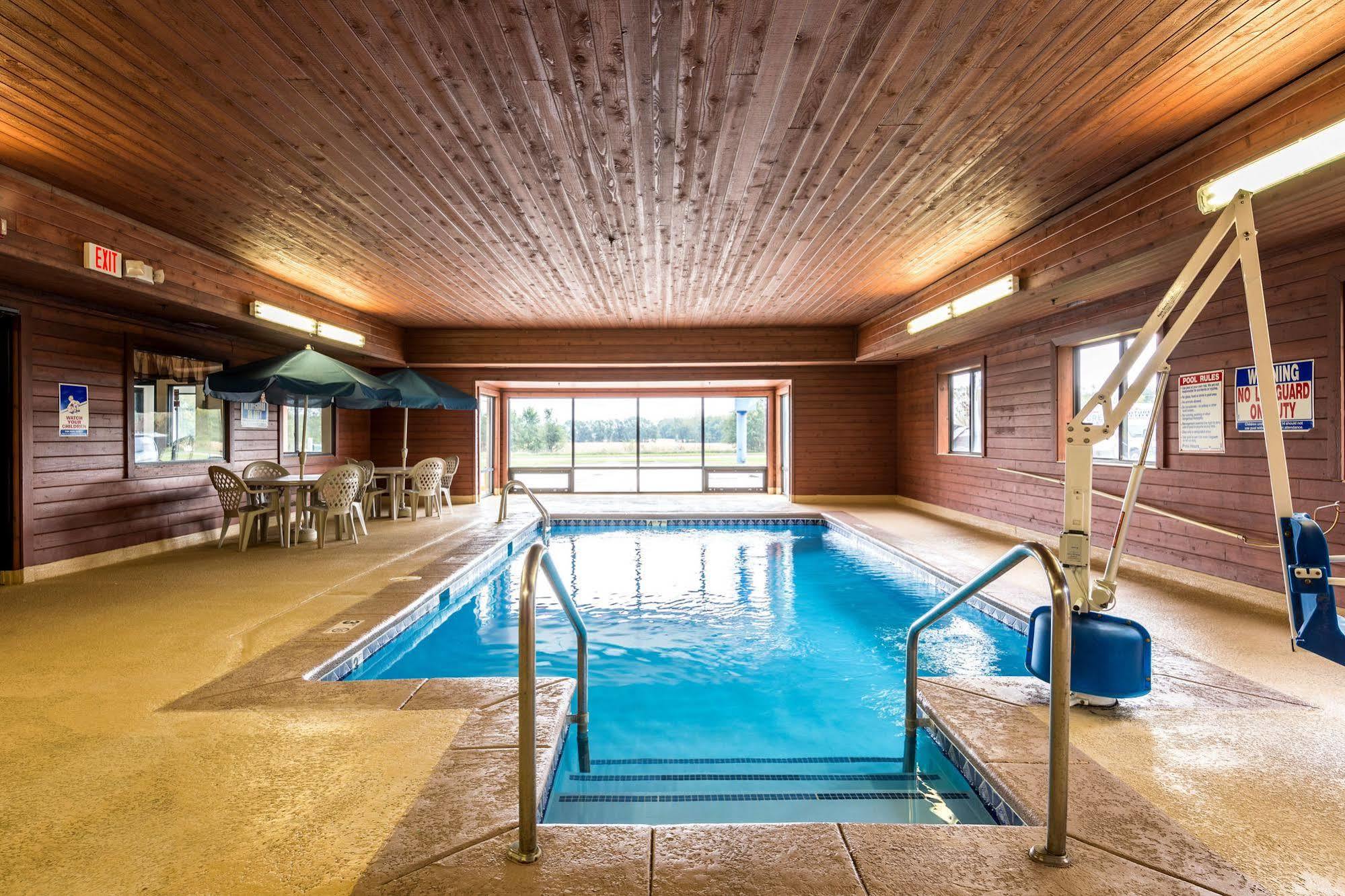 Motel 6-Waterloo, Ia Bagian luar foto