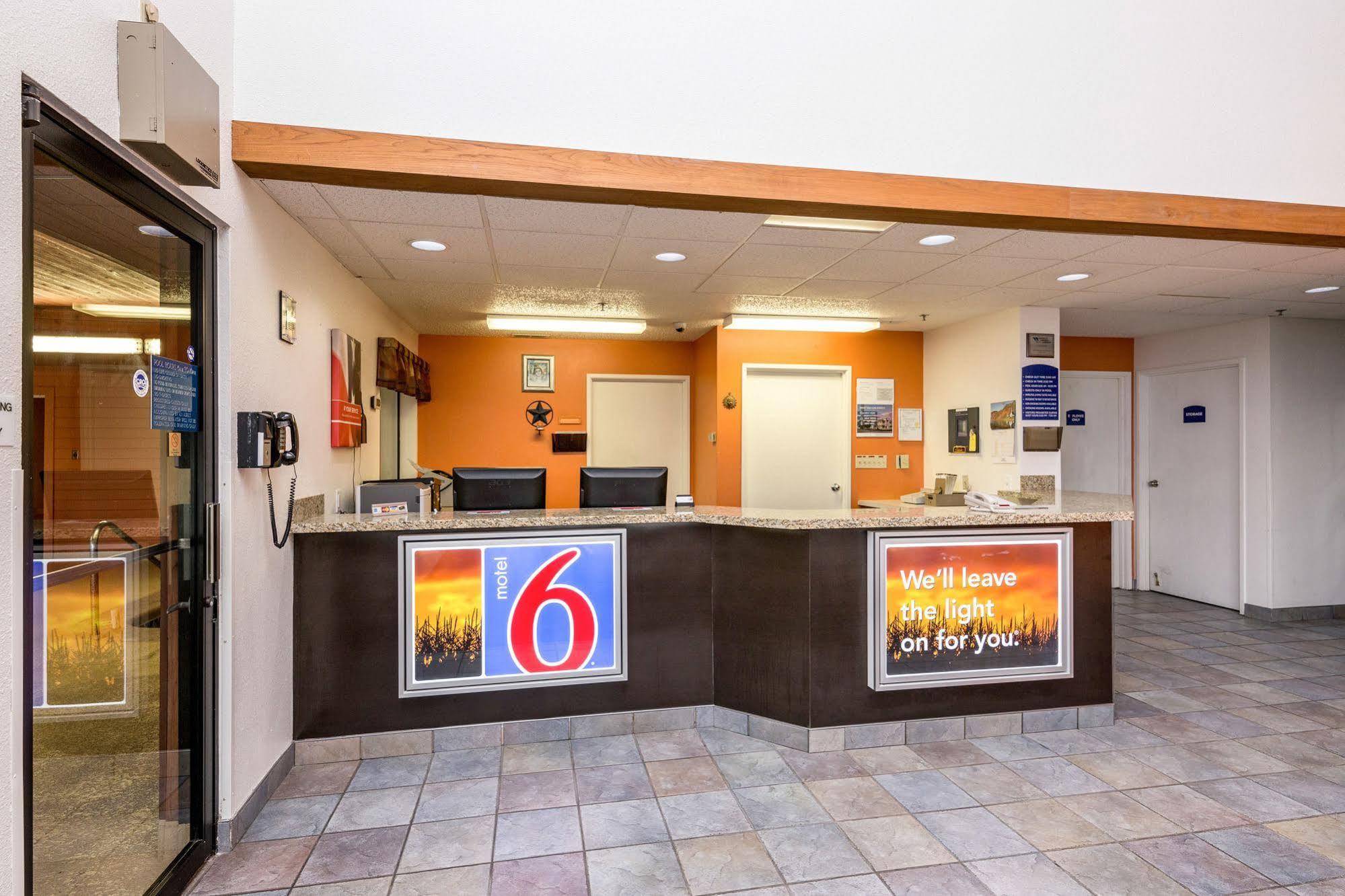 Motel 6-Waterloo, Ia Bagian luar foto