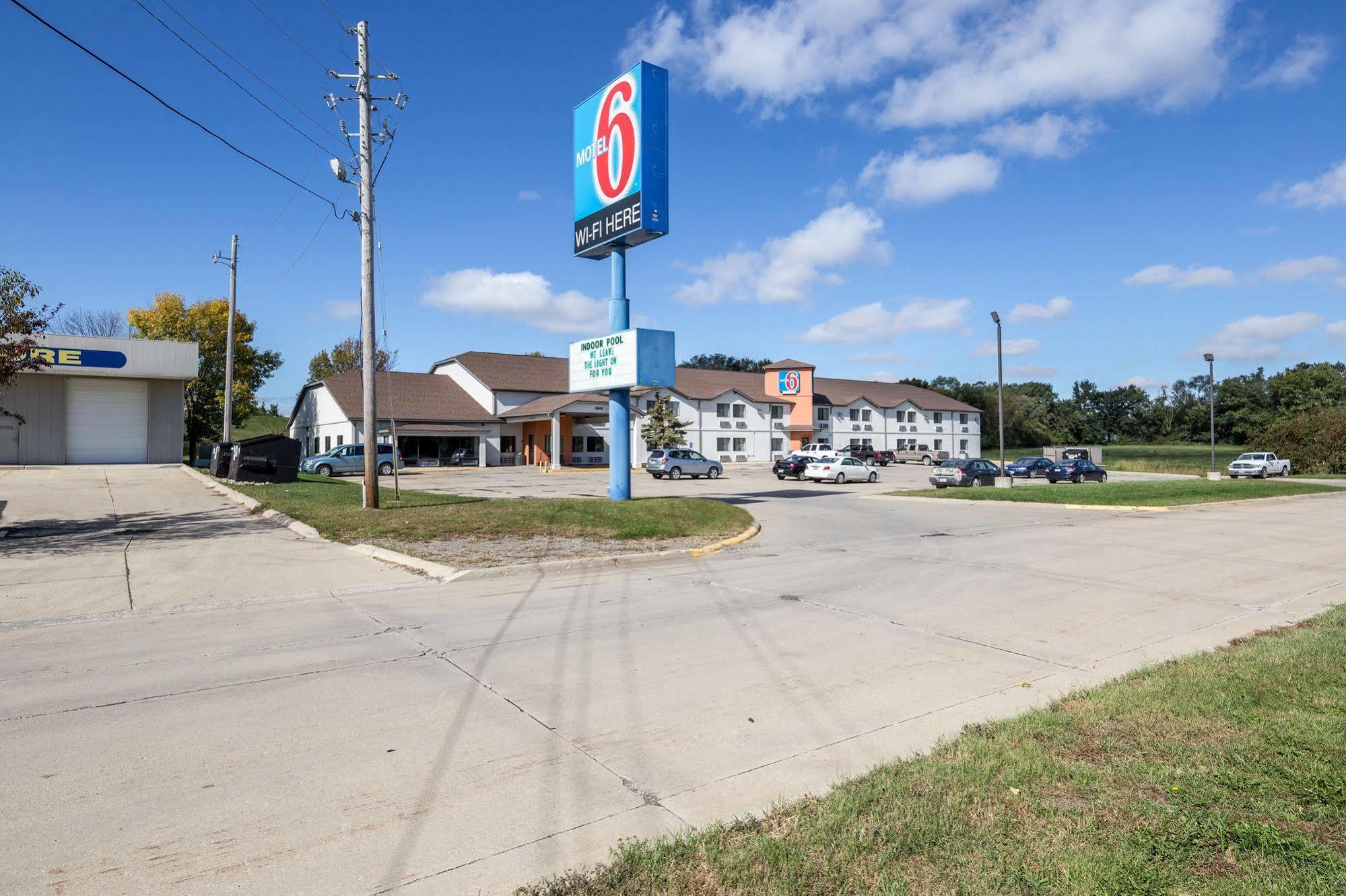 Motel 6-Waterloo, Ia Bagian luar foto